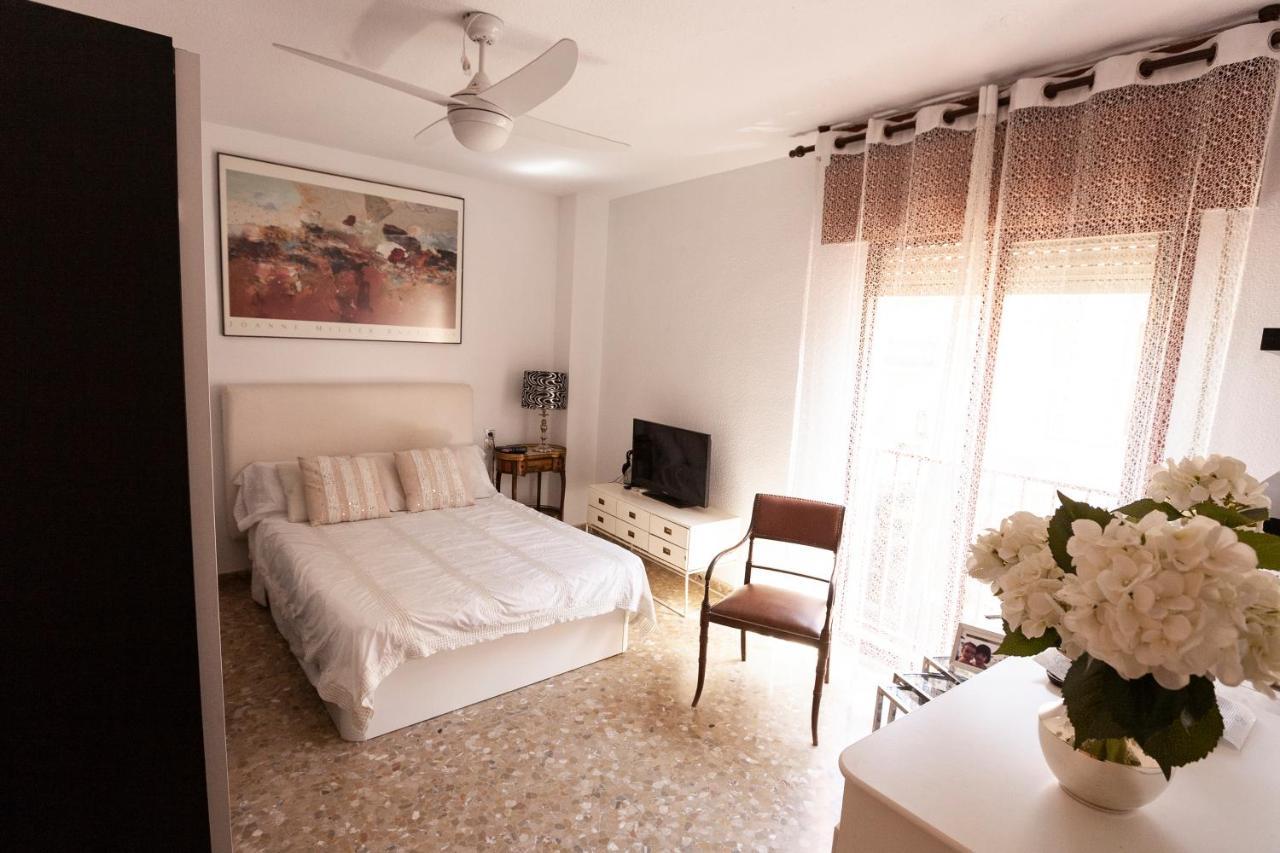 Lola.- De Matrimonio, Con Bano Privado Homestay *